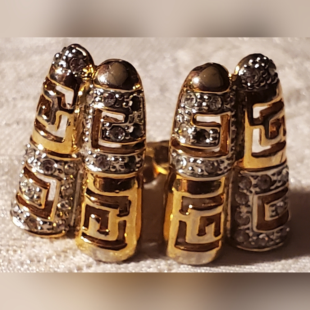 High Polished Clip On Goldtone  Elegant Design Rhinestone Filligree Earrings